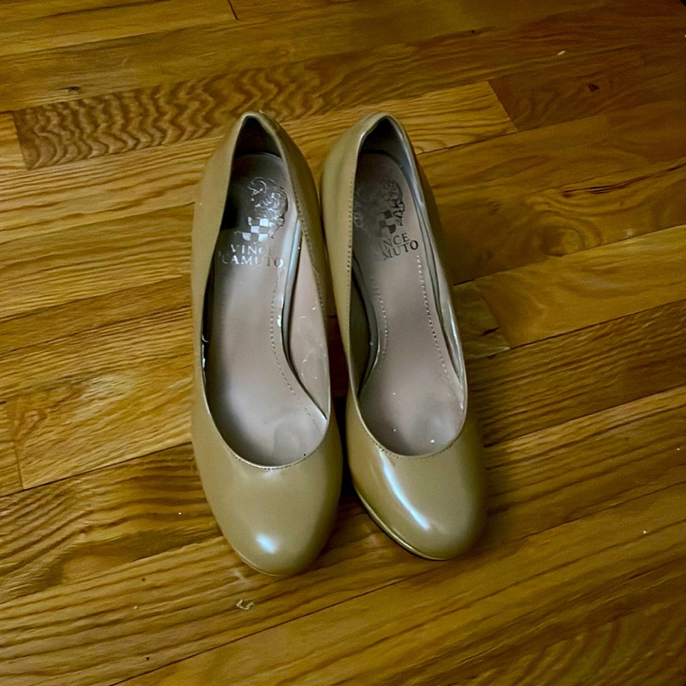 Vince Camuto tan patent leather pumps
